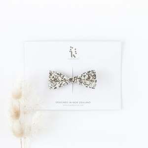Karibou Kids: Sweetheart Cotton Bow Hair clip - Wildflower
