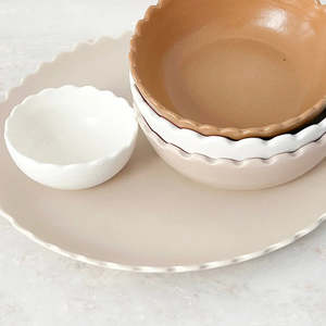 Tasteology: Waves Dinner Plate - Latte