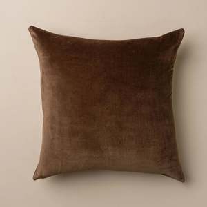 Saarde: Linen/Velvet Cushion - Chocolate