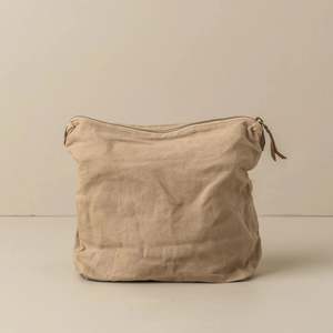 Saarde: Journey Makeup Canvas Bag - Clay