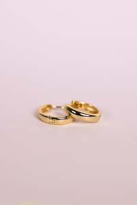 Classic Hoops: Classic Gold Hoops