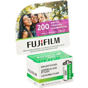 Fujifilm: FUJIFILM 200 Color Negative Film (35mm Roll Film, 36 Exposures)