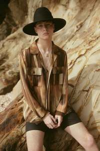 Shirts 1: SUMMER SANDS SHIRT