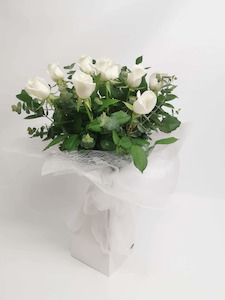 10 Stems of NZ Grown White Roses - Jan Maree Flowers