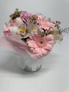 Products: Seasonal Flowers Pink Delivered In A Tin - Jan Maree Flowers