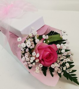 Single Pink Roses in Gift Box - Jan Maree Flowers