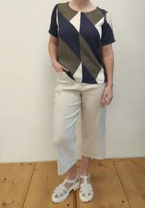 PLEAT BACK & CONTRAST TOP Geo