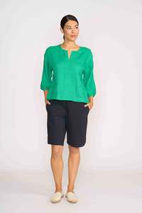 Esplanade: SCOOP HEM SHORTS True Navy