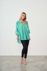 Shirt - Oversize w/Flower Embroidery Green,