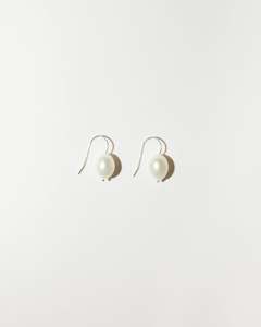 Palais Mini Pearl Earrings