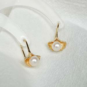 New Arrivals: Pearl Earring #208