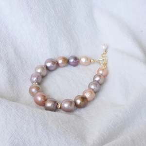 Bracelets: Pearl Bracelet #82