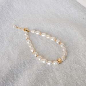 Bracelets: Pearl Bracelet #76