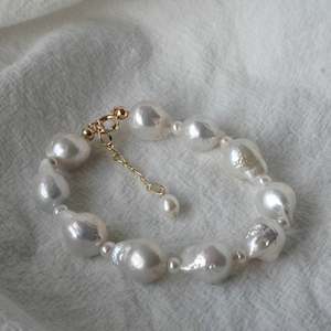 Bracelets: Pearl Bracelet #63