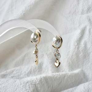 Earrings: Pearl Earring #117