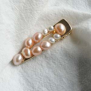 Accessories: Pearl Hair clip #8