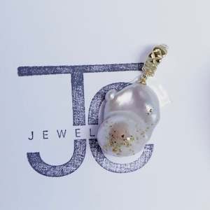 Accessories: Pearl Charm #3