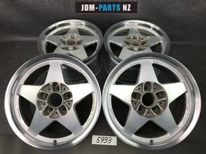 Products: MOMO STAR PENTA 16x8j +11 5×114.3 CB: 72 x4