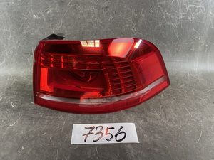 VW VOLKSWAGEN PASSAT VARIANT B7 Genuine Taillight 3AF 945 208 Right Side x1