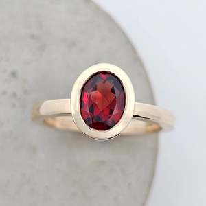 Coloured Gemstone Rings: Queen of Hearts