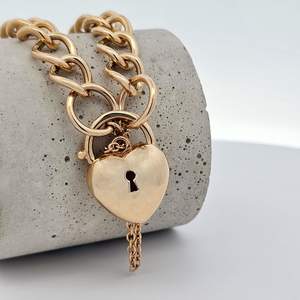 Bracelets Bangles: Love Lock