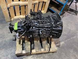 Rebuilt MZW6P-4HK1
4 Cyl model.
Starter motor hole in bell housing.
*Exchange only*