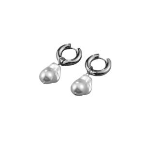 Jewellery: Drop Peal Earrings Silver