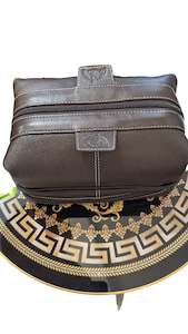 Mens: Deluxe Italian Leather Toilet Kit