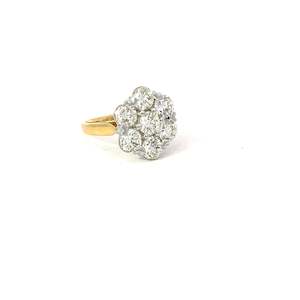 Jewellery Engagement Rings: Large Cluster Diamond Ring - 5.04 carats