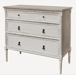 Chests: Colonial Style Chest of Draws