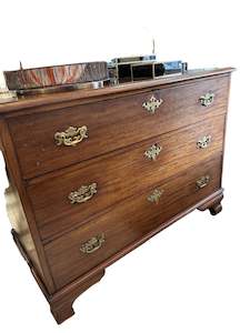 Chests: Georgian Antique Mahogany Chest