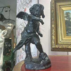 Vintage: Antique Bronze Cherub