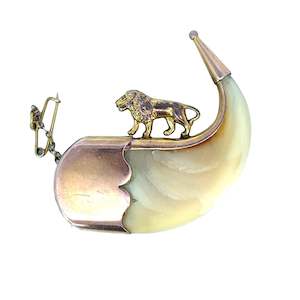 Antique Tiger Claw Brooch in 9ct Gold with Lion