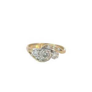 Vintage Diamond Three Stone Ring in 18ct Yellow Gold