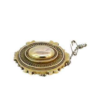 Jewellery Brooches: Victorian Mourning Brooch in 15ct Yellow Gold