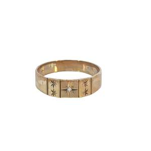 Jewellery Mens: Unisex Gold and Diamond Band