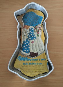 Products: Holly Hobbie Cake Tin