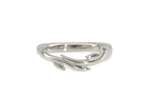 J3343 Vine & Leaf Band, White Gold & Platinum