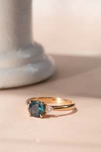 J3047 Teal Sapphire & Diamond Ring, Yellow Gold