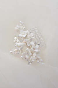 Veils Head Pieces: Christina Comb