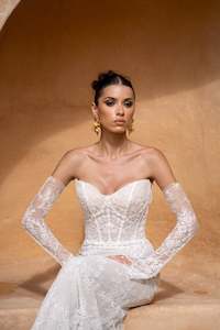 Wedding Accessories: CINDY SLEEVES