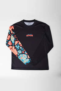 Kids Swim: Jetpilot Sindy Sinns Youth LS Hydro Tee - Black/Multi