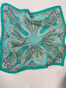 Promotion: Paisley Flower Silk Scarf Green