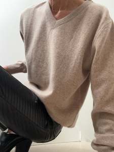 Cashmere: Classic Mens Cashmere V Neck Beige