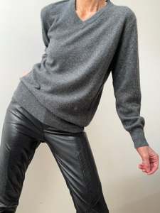 Classics Mens Cashmere V Neck Grey