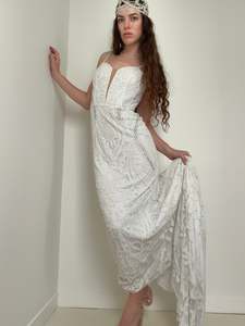 One Off Pieces: Aisle Of Dreams Wedding Dress