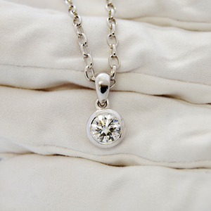 Fine Jewellery Jewellers Bench: Handmade Diamond Solitaire Pendant