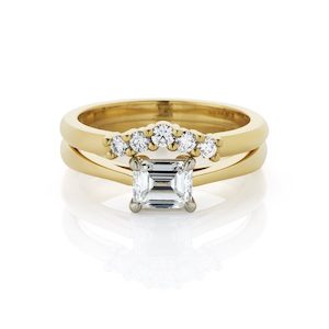 Engagement Rings: Vestri East-West Solitaire