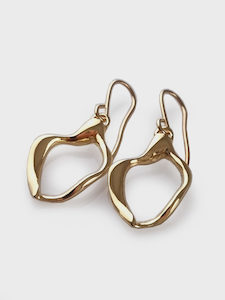 ER ss667 Sterlingsilver Citrine 4 prong droplets on hoops