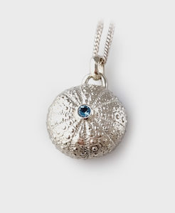 PD 9Y670 9ct Gold TUI silhouette pendant (excludes chain)